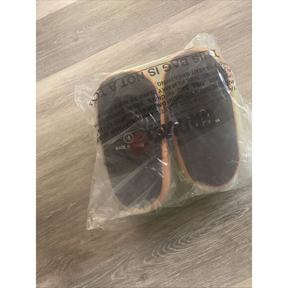 Teenage Mutant ninja turtles Rafaella Size 1 Slippers New - Picture 4 of 4